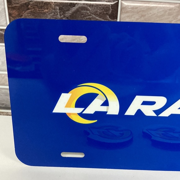 LA Rams License Plate With Cup Holder Inserts - Picture 3 of 6